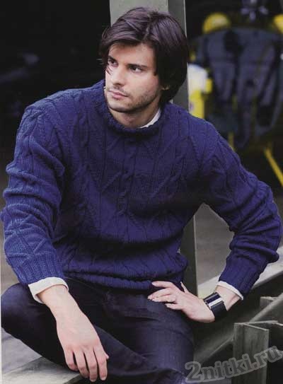 Мужской пуловер темно-синего цвета