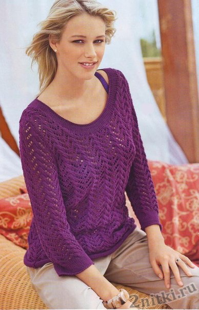 Ажурный пуловер лилового цвета