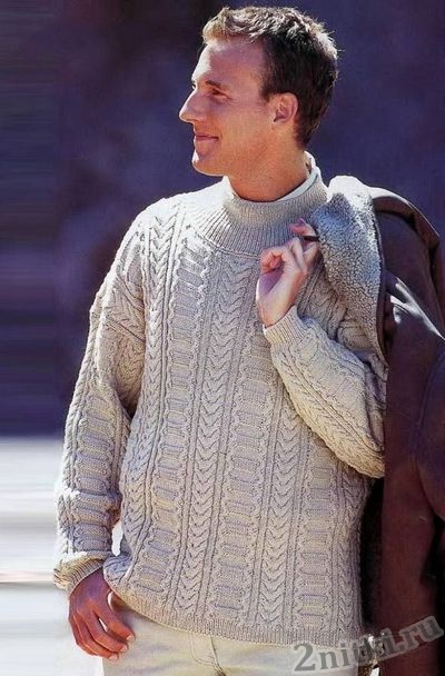 Мужской пуловер с дорожками из кос