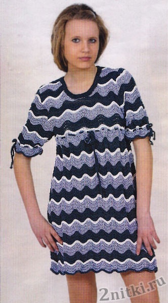 Вязаное платье-туника в морском стиле