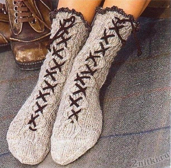 Носки со шнуровкой в альпийском стиле