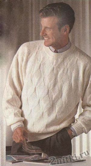 Пуловер спицами с рельефным узором