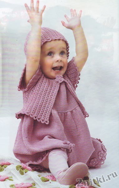 Вязаное детское платье, болеро и шапочка