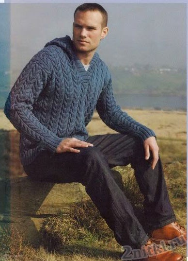 Элегантный мужской пуловер с капюшоном